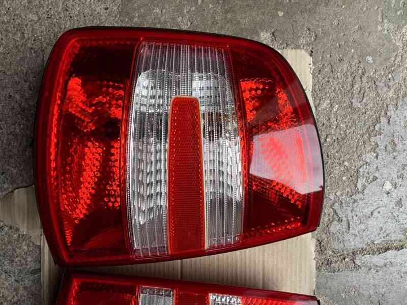 Zadní světla ŠKODA FABIA kombi - sedan - foto 3