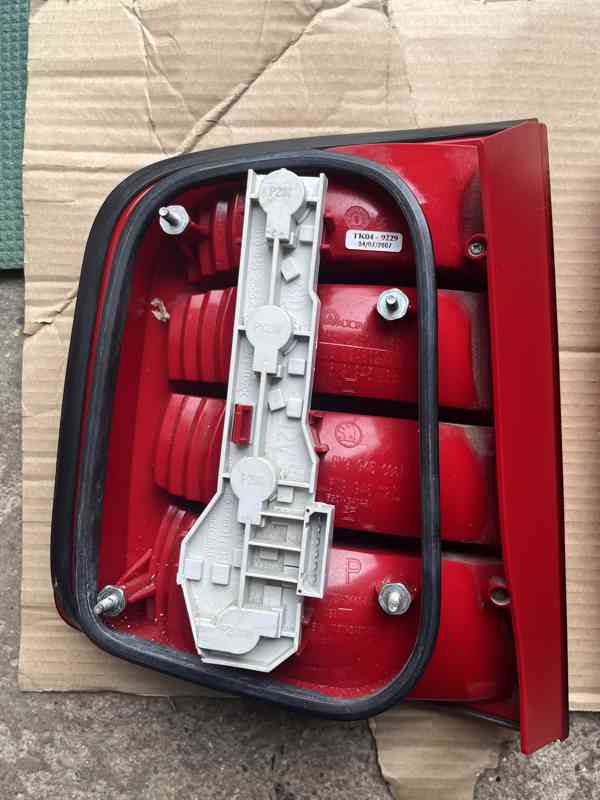 Zadní světla ŠKODA FABIA kombi - sedan - foto 5