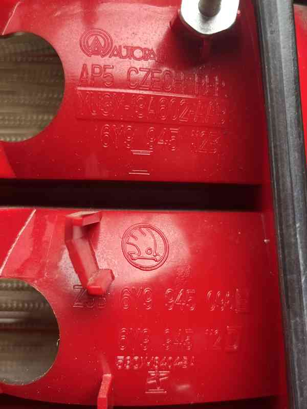 Zadní světla ŠKODA FABIA kombi - sedan - foto 8