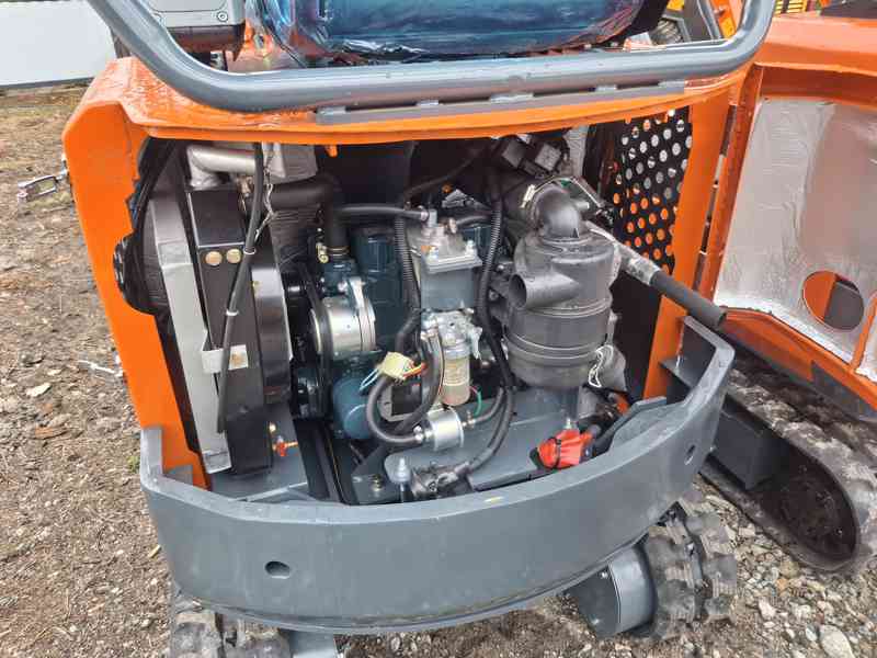 Minirypadlo Kubota LGCM LG12A s drapákem + 3 lžíce - foto 11