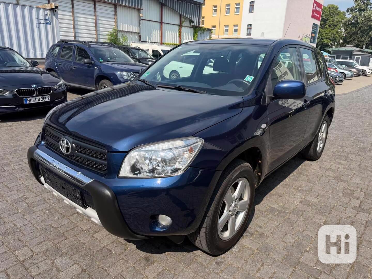 Toyota RAV 4 2.0i 4x4 Benzín 112kw - foto 1