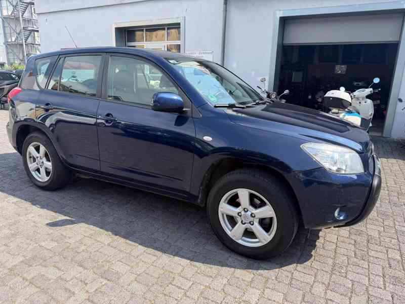 Toyota RAV 4 2.0i 4x4 Benzín 112kw - foto 5