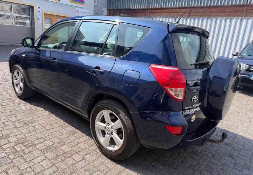 Toyota RAV 4 2.0i 4x4 Benzín 112kw - foto 2