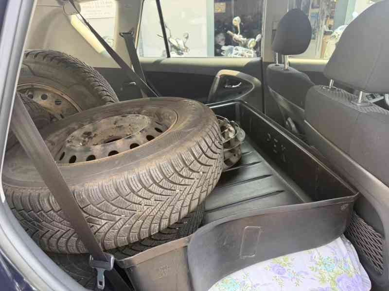 Toyota RAV 4 2.0i 4x4 Benzín 112kw - foto 4