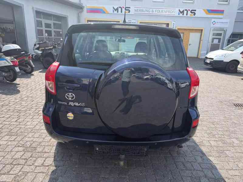 Toyota RAV 4 2.0i 4x4 Benzín 112kw - foto 9