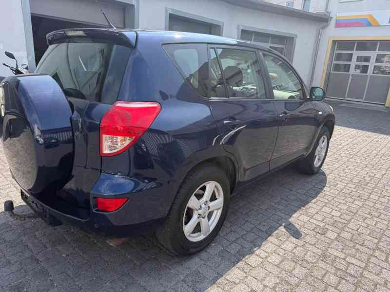 Toyota RAV 4 2.0i 4x4 Benzín 112kw - foto 8