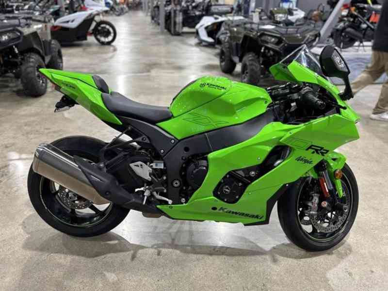 2024 Kawasaki NINJA ZX-10RR - foto 3