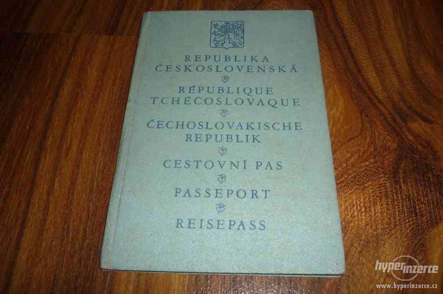cestovní pas - foto 1
