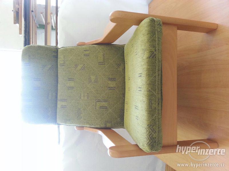 KŘESLO Z MASÍVNÍHO DŘEVA - ZN. JECH - foto 1