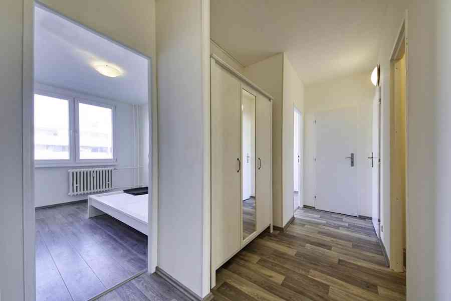 Pronájem bytu 3+1 s lodžií 67 m², Praha 9 - Prosek - foto 3