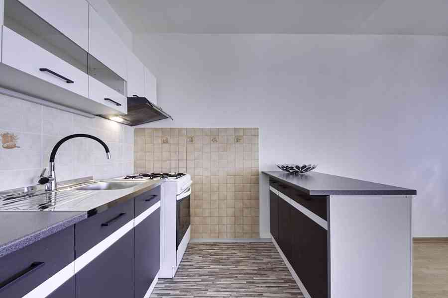 Pronájem bytu 3+1 s lodžií 67 m², Praha 9 - Prosek - foto 6