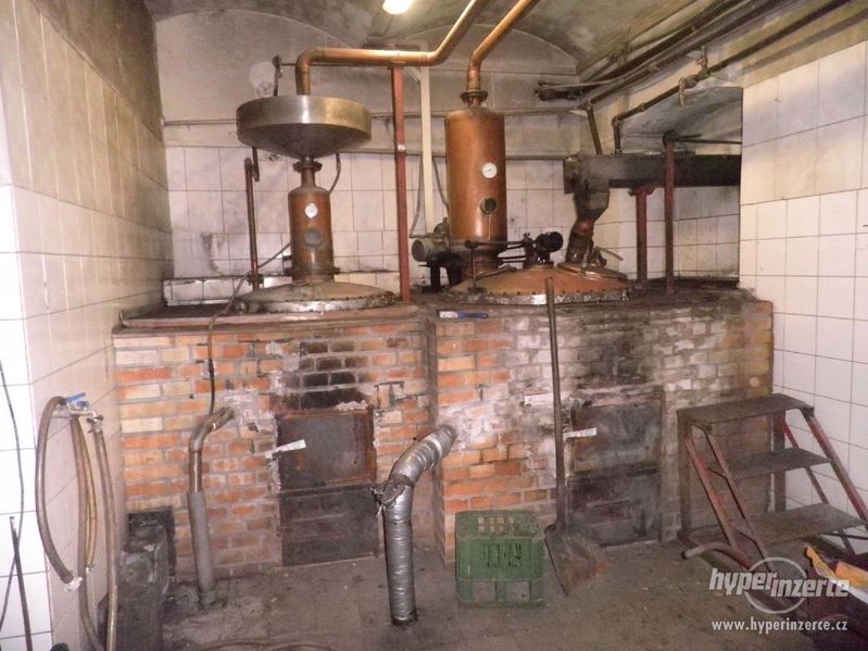 Zavedený lihovar s pěstitelskou pálenicí a pozemky 19479 m2 v obci Proseč Obořiště (PE) - foto 14