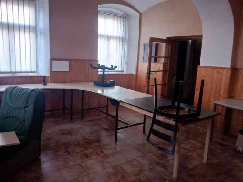 Unikátní investiční areál v centru Zákup:Bydlení i podnikání - foto 17