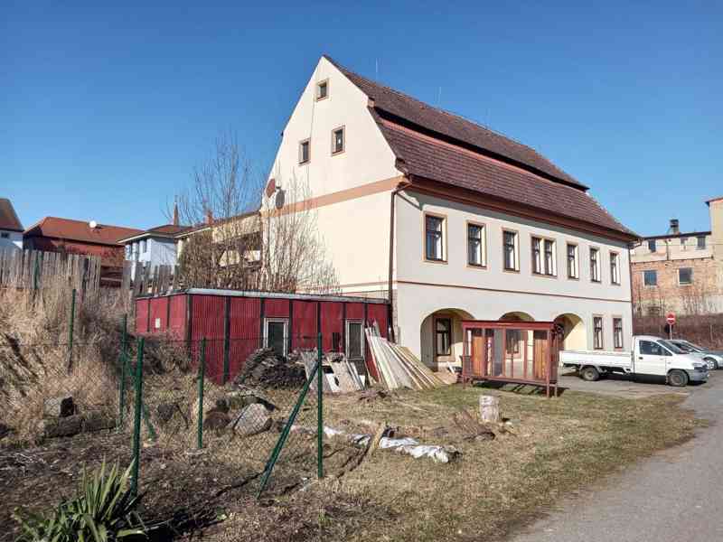 Unikátní investiční areál v centru Zákup:Bydlení i podnikání - foto 3