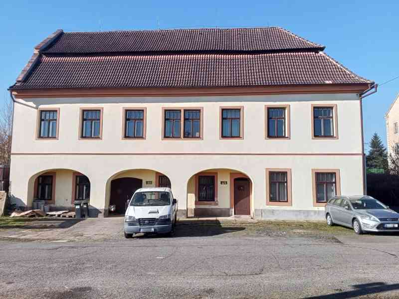 Unikátní investiční areál v centru Zákup:Bydlení i podnikání - foto 2