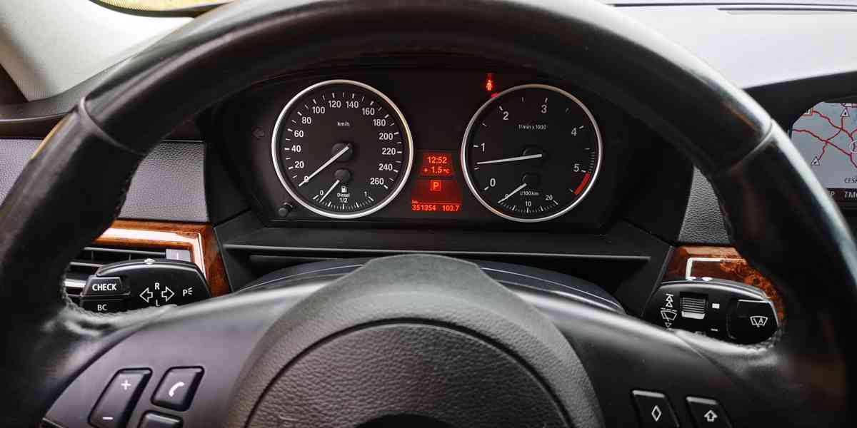 BMW 525D - E61 - 3.0 Diesel 145kw. Facelift - PĚKNÝ STAV!! - foto 35