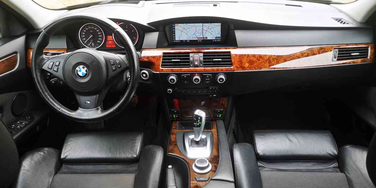 BMW 525D - E61 - 3.0 Diesel 145kw. Facelift - PĚKNÝ STAV!! - foto 28