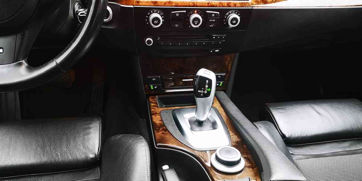 BMW 525D - E61 - 3.0 Diesel 145kw. Facelift - PĚKNÝ STAV!! - foto 29
