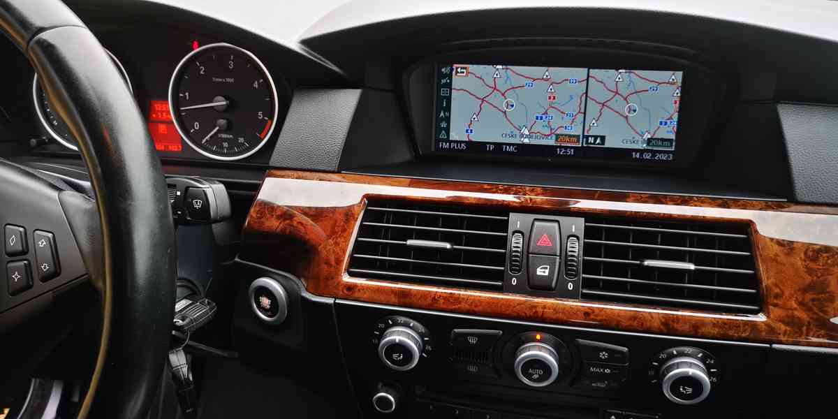 BMW 525D - E61 - 3.0 Diesel 145kw. Facelift - PĚKNÝ STAV!! - foto 34