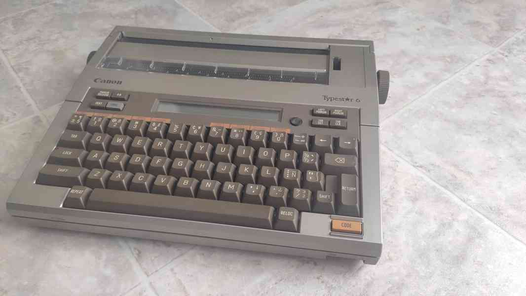 Elektronický psací stroj - foto 2