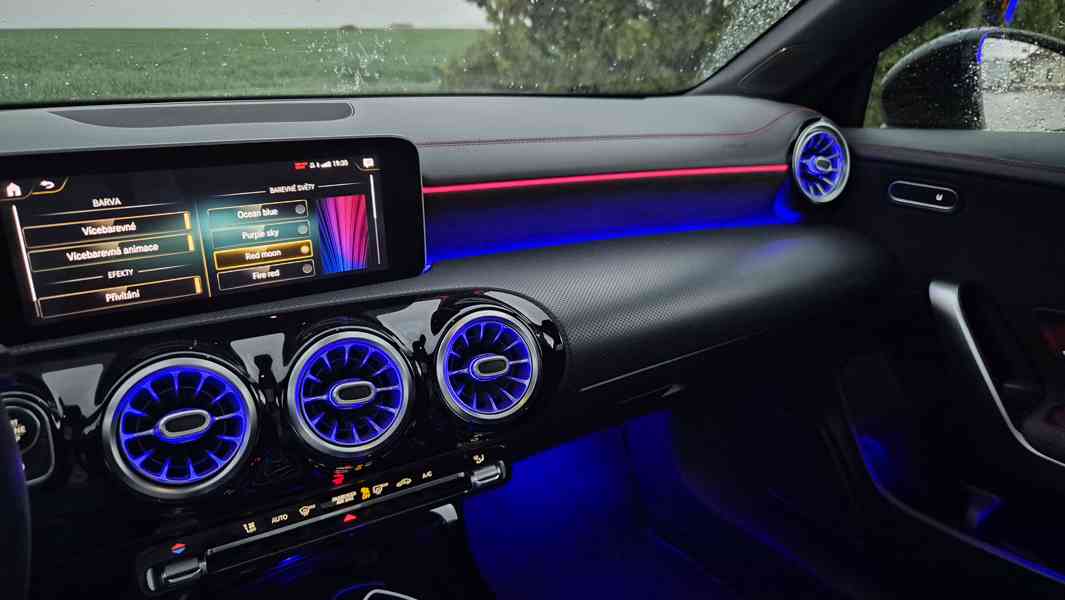 MERCEDES-BENZ CLA 220 AMG Line SHOOTING BRAKE - AUT, PANO - foto 8