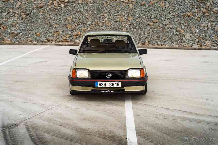 Opel Ascona 2,0 C - foto 1