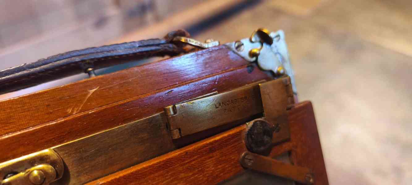 Starý dřevěný fotoaparát LANCASTER cca 1895 - foto 5