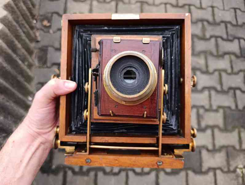 Starý dřevěný fotoaparát LANCASTER cca 1895 - foto 31