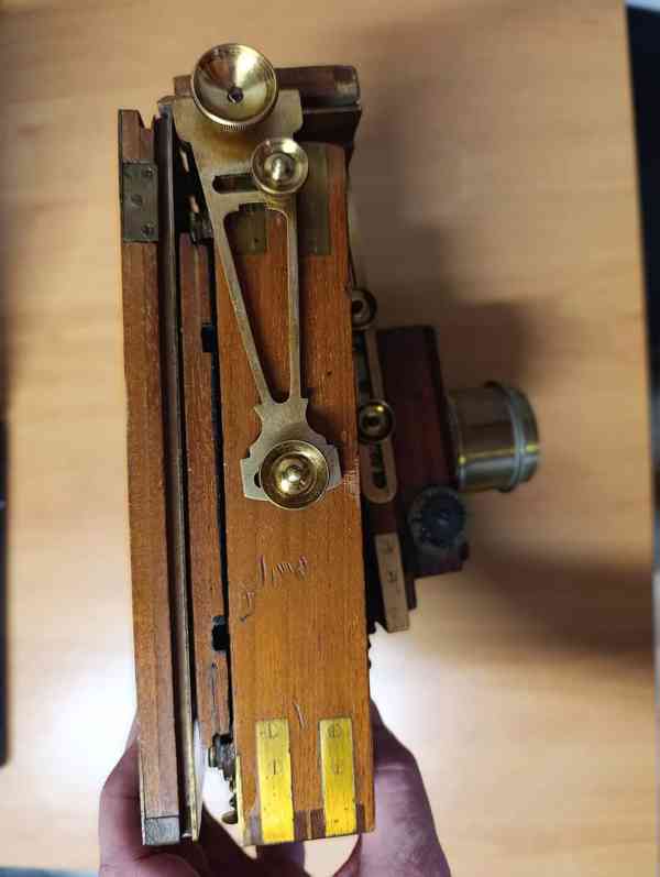 Starý dřevěný fotoaparát LANCASTER cca 1895 - foto 12
