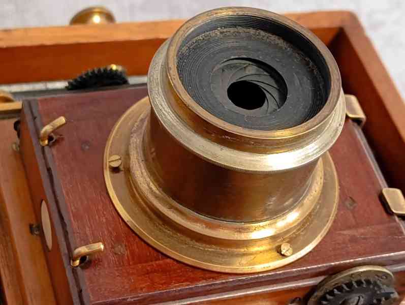 Starý dřevěný fotoaparát LANCASTER cca 1895 - foto 15