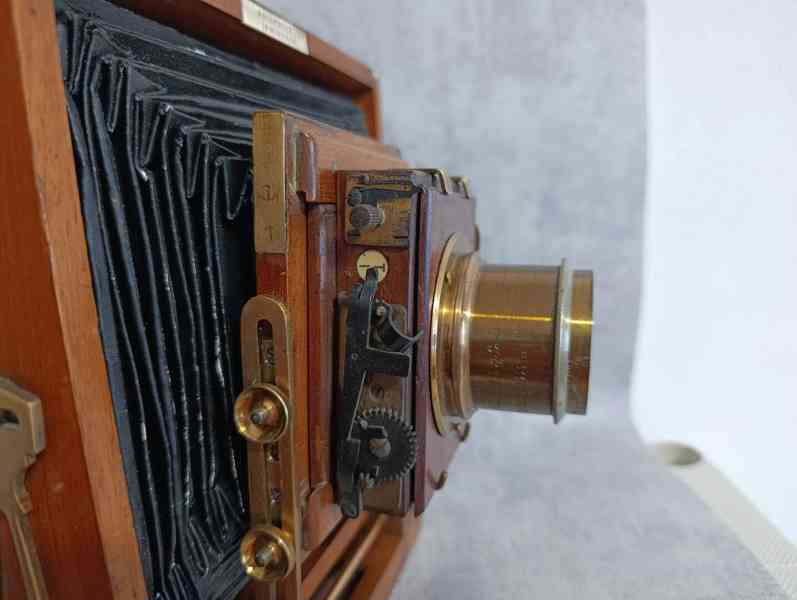 Starý dřevěný fotoaparát LANCASTER cca 1895 - foto 25