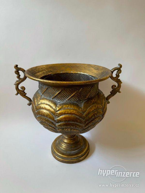 Kovová nádoba na květiny - zlatá antik - foto 2