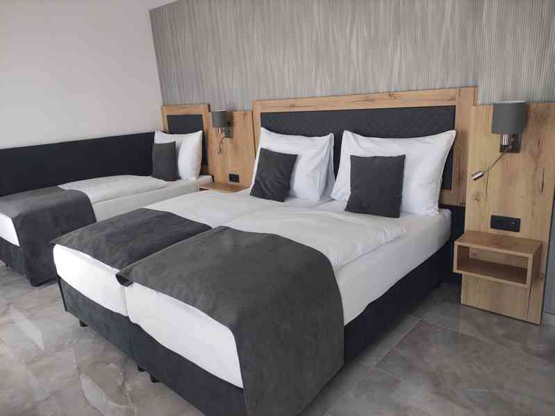 Postele a hotelový nábytek  - foto 1