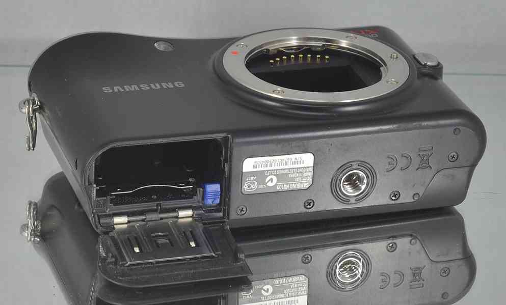 Samsung NX100 **CSC* 14,6 Mpx*HDV 720p*i-Function - foto 3