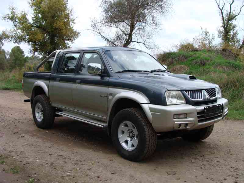 Mitsubishi L200, 2,5 TD 85 kw 4x4 rok 2005 - foto 2