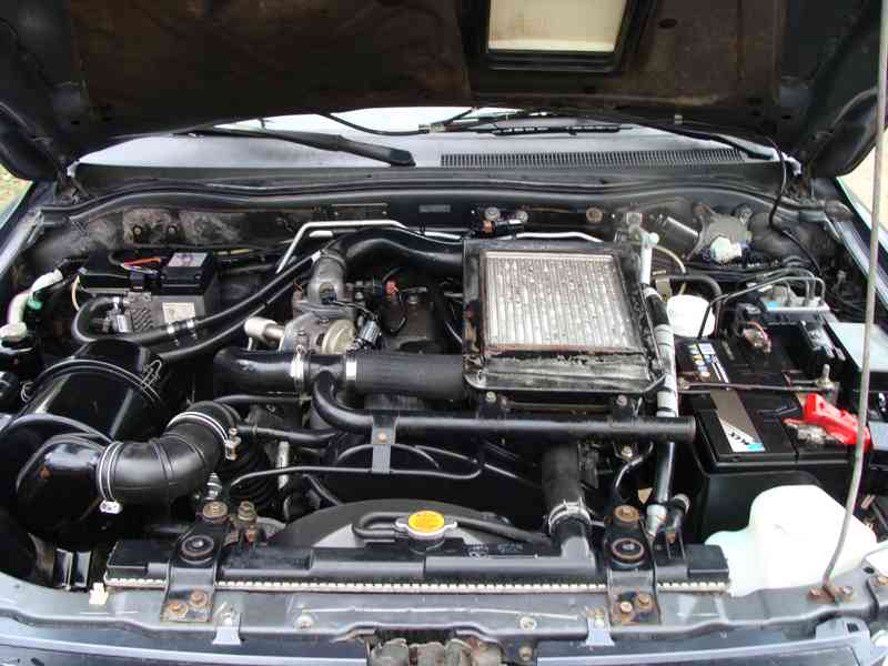 Mitsubishi L200, 2,5 TD 85 kw 4x4 rok 2005 - foto 18