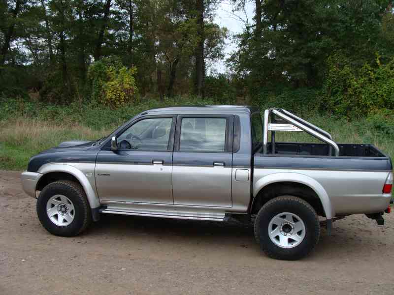 Mitsubishi L200, 2,5 TD 85 kw 4x4 rok 2005 - foto 5