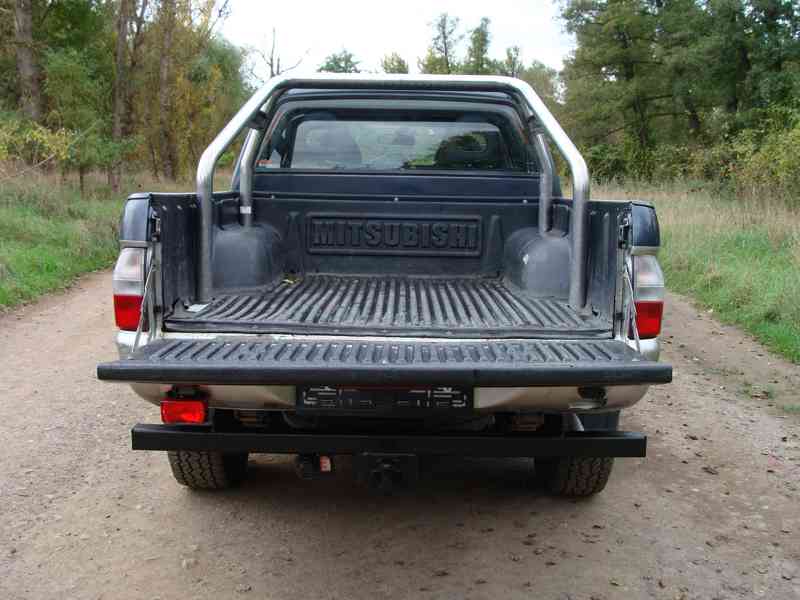 Mitsubishi L200, 2,5 TD 85 kw 4x4 rok 2005 - foto 9