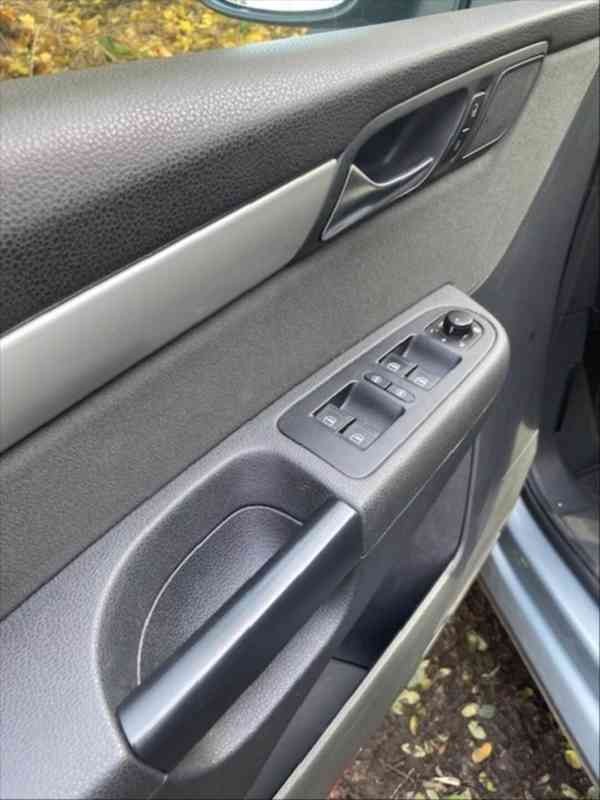 Volkswagen Sharan 2,0   7N TDI 103kW (7 míst) - foto 19