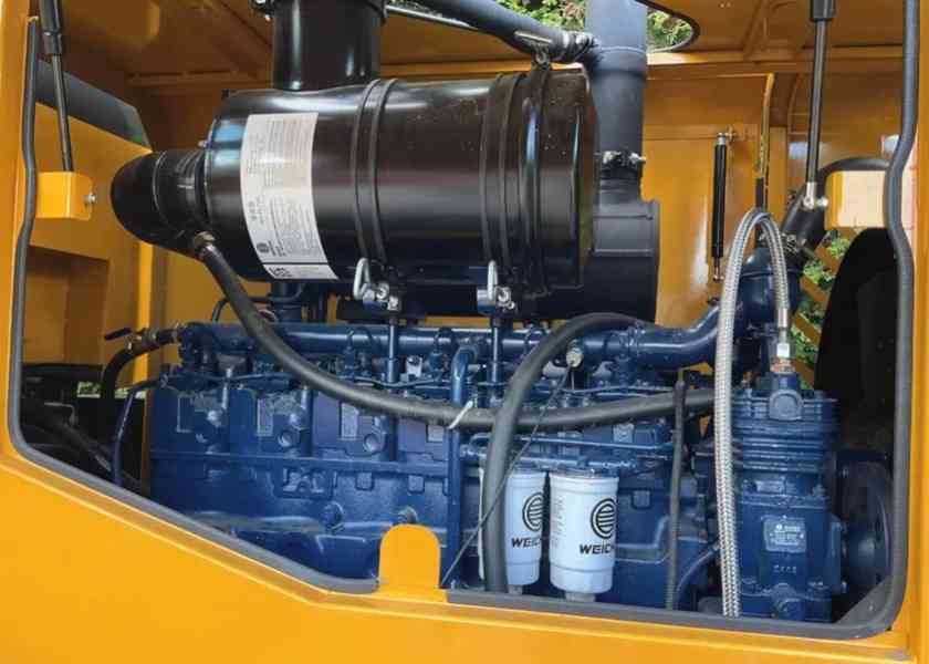 Kolový nakladač CR-30,hmotnost 8100 kg - Nakladač - foto 4