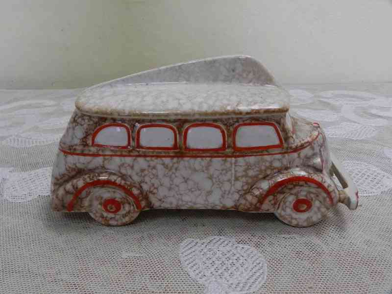 Nevídaná Art Deco keramická Dóza Automobil Ditmar Urbach