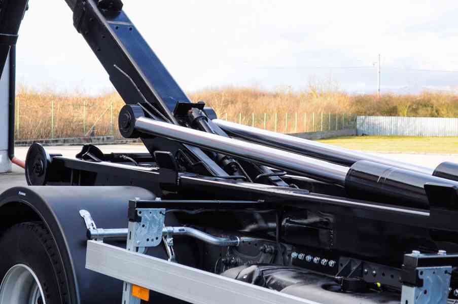 MERCEDES AXOR 1829 - HÁKOVÝ NOSIČ KONTEJNERŮ EU5 - foto 91