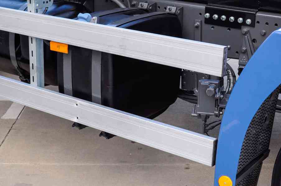 MERCEDES AXOR 1829 - HÁKOVÝ NOSIČ KONTEJNERŮ EU5 - foto 13