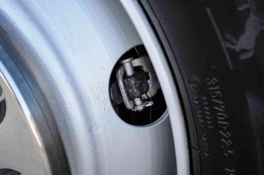 MERCEDES AXOR 1829 - HÁKOVÝ NOSIČ KONTEJNERŮ EU5 - foto 36