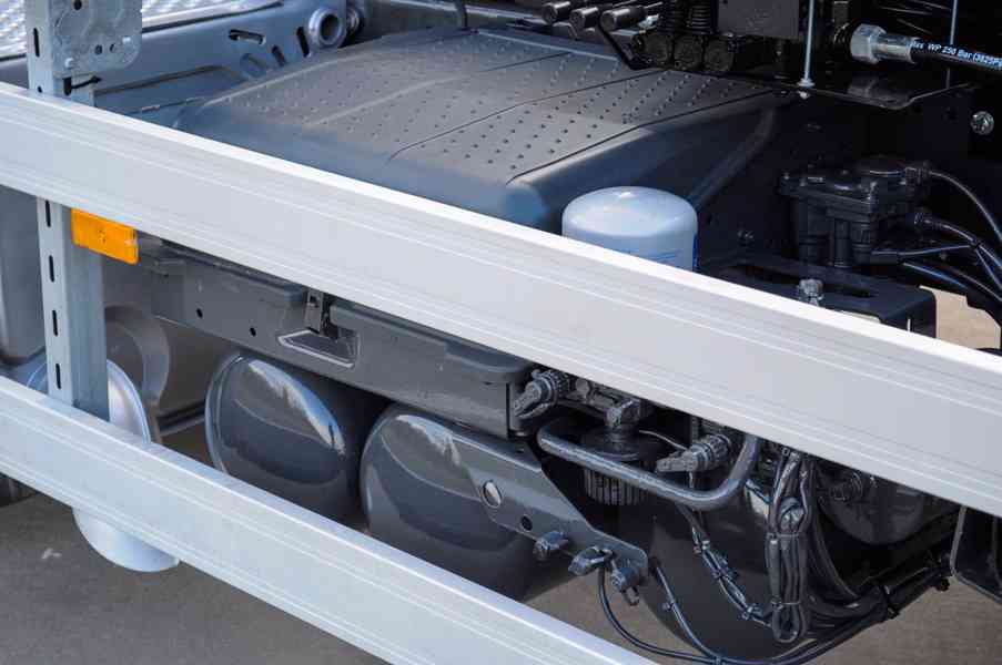 MERCEDES AXOR 1829 - HÁKOVÝ NOSIČ KONTEJNERŮ EU5 - foto 31