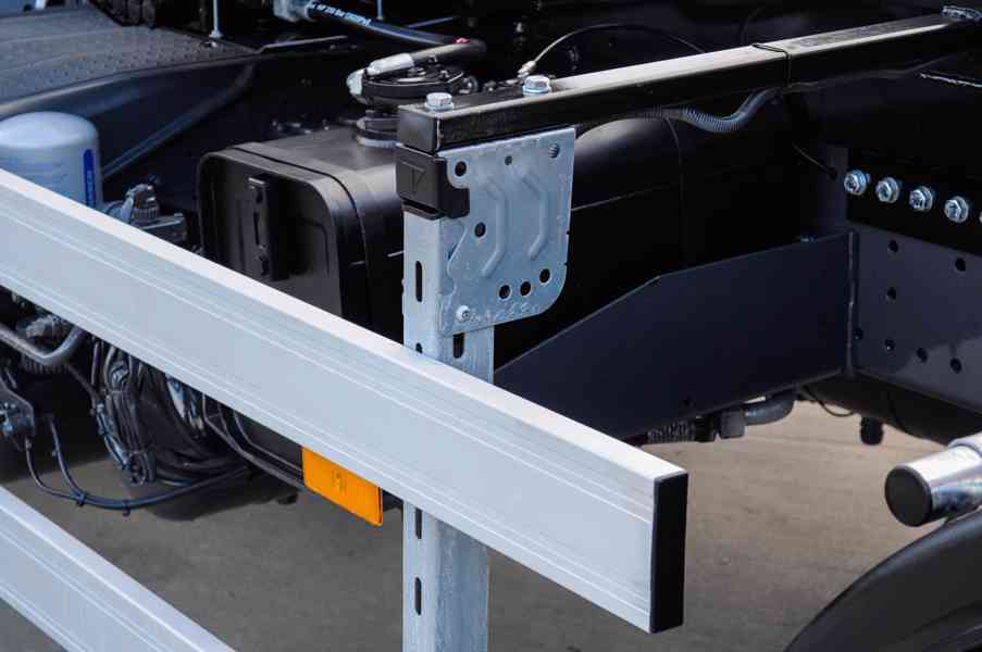 MERCEDES AXOR 1829 - HÁKOVÝ NOSIČ KONTEJNERŮ EU5 - foto 28