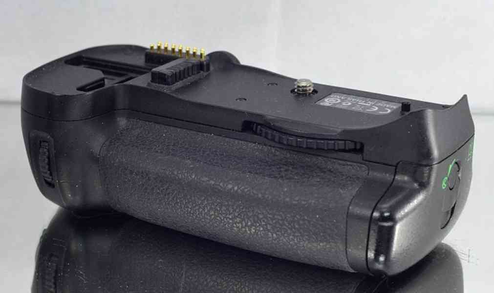 Nikon MB-D10 * battery grip pro Nikon D300, D700 - foto 3