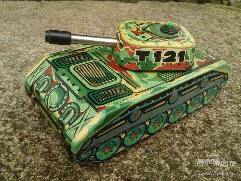 Retro hračka Tank T 121 - foto 1