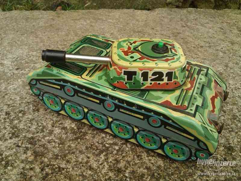 Retro hračka Tank T 121 - foto 2