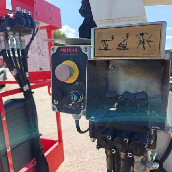 9.5m/120kg přívěs montážní plošina - foto 2